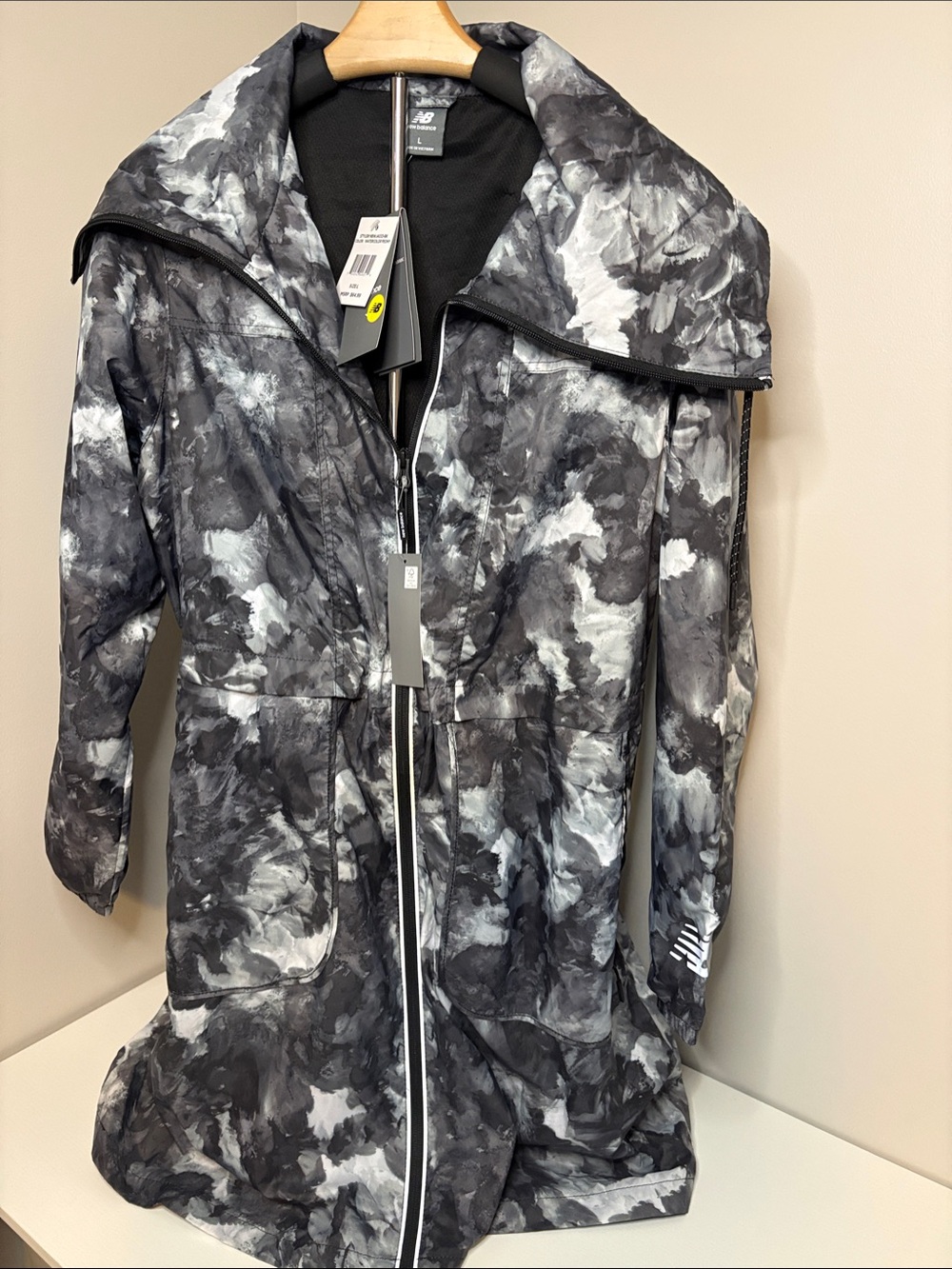 New Balance Women's Black & Gray Marble Packable Trench Coat